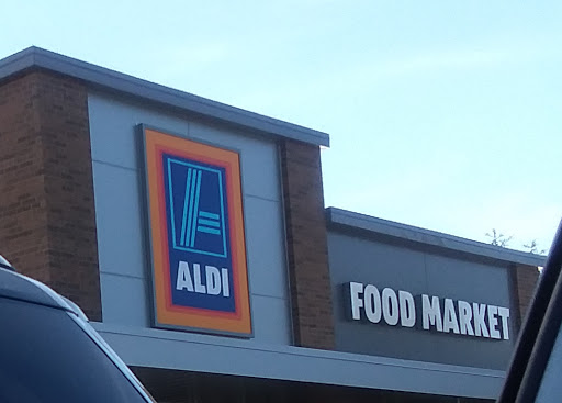 Supermarket «ALDI», reviews and photos, 434 12th St, Dunbar, WV 25064, USA