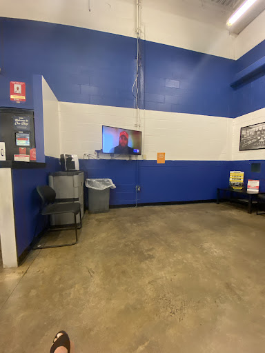 Auto Parts Store «Pep Boys Auto Parts & Service», reviews and photos, 601 E Sunrise Blvd, Fort Lauderdale, FL 33304, USA