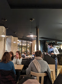 Atmosphère du Crêperie Breizh Café Paul Bert | La Crêpe Autrement à Paris - n°10
