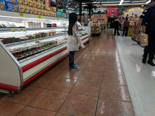 Supermarket «Vallarta Supermarkets», reviews and photos, 1111 N Cherry St, Tulare, CA 93274, USA
