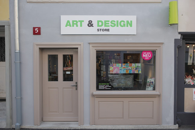 http://www.decollage.ch/