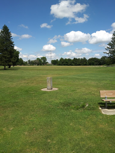 Golf Course «Par 3 Golf Course», reviews and photos, 3362 Fairlawn Dr, Columbus, IN 47203, USA