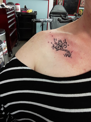 Tattoo Shop «The Lost Boys Tattoo», reviews and photos, 2119 E 5th St, Tyler, TX 75701, USA