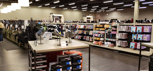 Shoe Store «DSW Designer Shoe Warehouse», reviews and photos, 761 Easton Rd, Warrington, PA 18976, USA