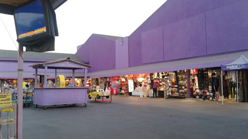 Shopping Mall «Los Amigos Mall», reviews and photos, 307 E Jefferson Blvd, Los Angeles, CA 90011, USA