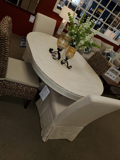 Furniture Store «Raymour & Flanigan Furniture and Mattress Store», reviews and photos, 1345 US-1, North Brunswick Township, NJ 08902, USA