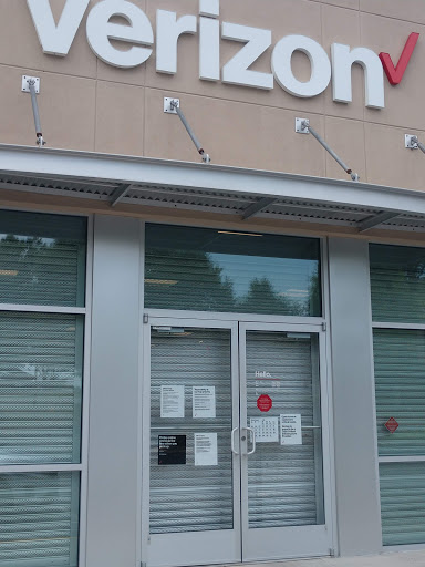 Cell Phone Store «Verizon», reviews and photos, 890 Lawrenceville-Suwanee Rd, Lawrenceville, GA 30043, USA