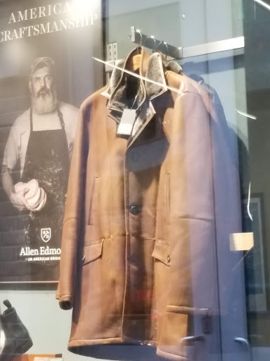 Clothing Store «J.Crew», reviews and photos, 120 International Drive, Baltimore, MD 21202, USA