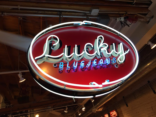 Clothing Store «E Street Denim Co Inc», reviews and photos, 1876 1st St, Highland Park, IL 60035, USA