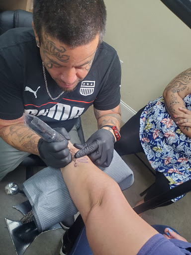 Tattoo Shop «Planet Ink Tattoos», reviews and photos, 2655 Cobb Pkwy NW #101, Kennesaw, GA 30152, USA