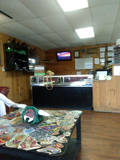 Tattoo Shop «Celtic Crow Tattoo», reviews and photos, 526 Railroad Ave, Clarkesville, GA 30523, USA