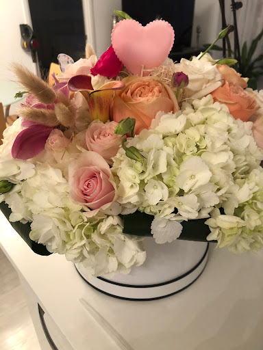 Florist «Fleur Flower Boutique. Order flowers Online», reviews and photos, 16167 Biscayne Blvd, North Miami Beach, FL 33160, USA