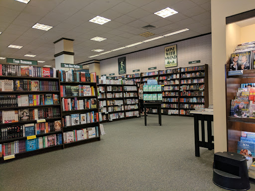 Book Store «Barnes & Noble», reviews and photos, 5275 Harvey St, Muskegon, MI 49444, USA