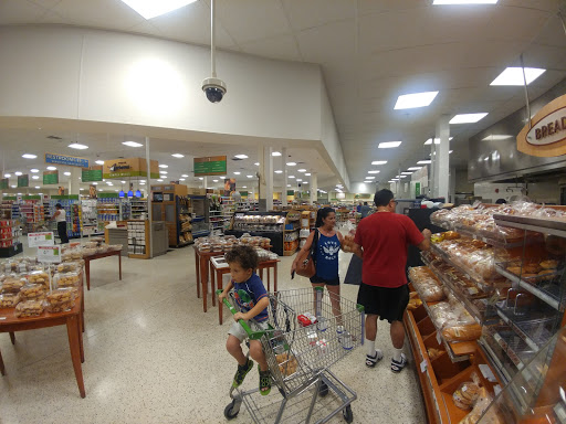 Supermarket «Publix Super Market at Paraiso Plaza», reviews and photos, 3339 W 80th St, Hialeah, FL 33018, USA