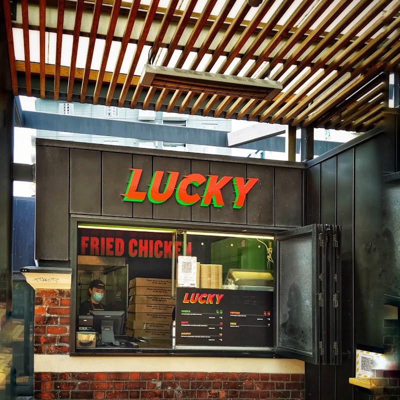 LUCKY Courtenay Place