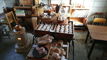 パンと量り売りの店 自家製天然酵母のパンhutte