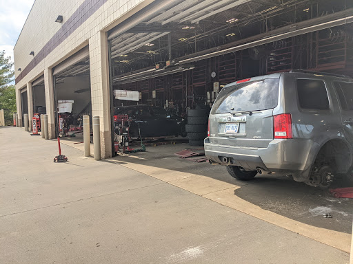 Tire Shop «Discount Tire Store», reviews and photos, 1887 Haggerty Rd, Commerce Charter Twp, MI 48390, USA