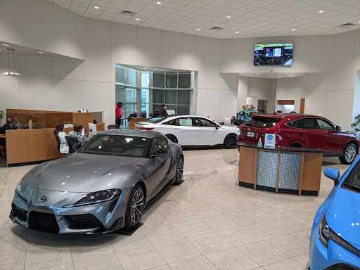 Toyota Dealer «Toyota 101», reviews and photos, 525 E Bayshore Rd, Redwood City, CA 94063, USA