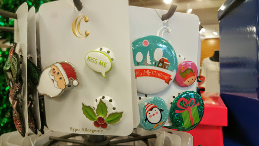 Fashion Accessories Store «Charming Charlie», reviews and photos, 925 Watters Creek Blvd, Allen, TX 75013, USA