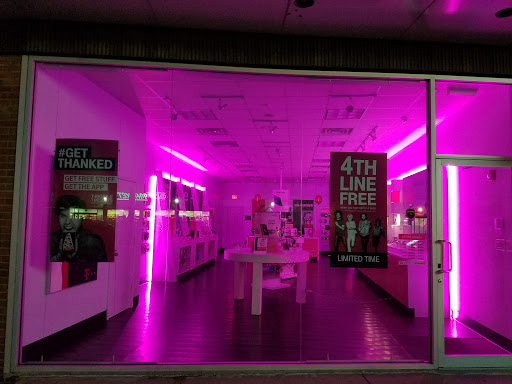 Cell Phone Store «T-Mobile», reviews and photos, 3363 Hillside Avenue, New Hyde Park, NY 11040, USA