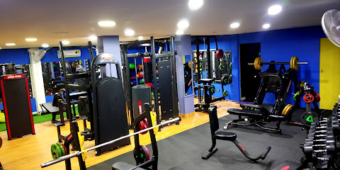 TRANS4ME FITNESS CLUB - 1st Floor, Palackal Plaza, Thammanam - Pullepady Rd, opp. North Republic, Thammanam, Ernakulam, Kerala 682032, India