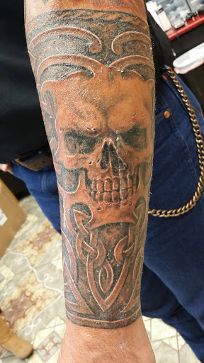 Tattoo Shop «Da Wei Tattoo», reviews and photos, 1053 E El Camino Real, Sunnyvale, CA 94087, USA