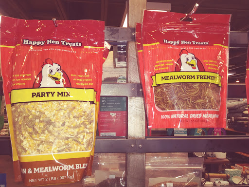 Pet Supply Store «Mud Bay», reviews and photos, 2410 Harrison Ave NW, Olympia, WA 98502, USA