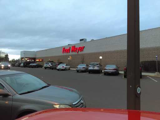 Grocery Store «Fred Meyer», reviews and photos, 650 Q St, Springfield, OR 97477, USA