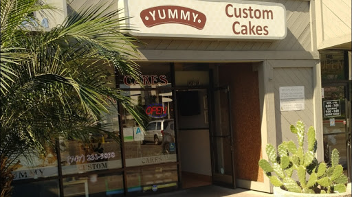 YUMMY Custom Cakes