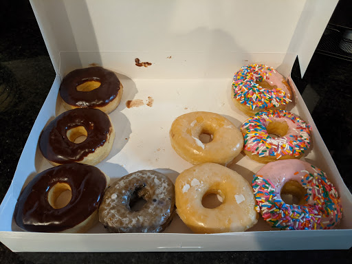 Donut Shop «Donut Country», reviews and photos, 1311 Memorial Blvd, Murfreesboro, TN 37129, USA
