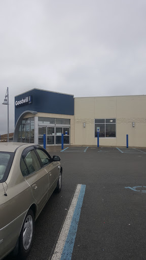 Thrift Store «Goodwill», reviews and photos