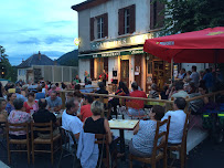 Atmosphère du Restaurant français Café des Voyageurs - Bistrot Jardin à Le Gua - n°9