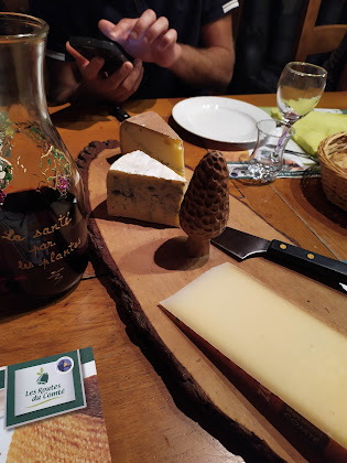 Nourriture Chambre d'hôtes Tonnaire et Marie-Claude Gilles 39300 Lent