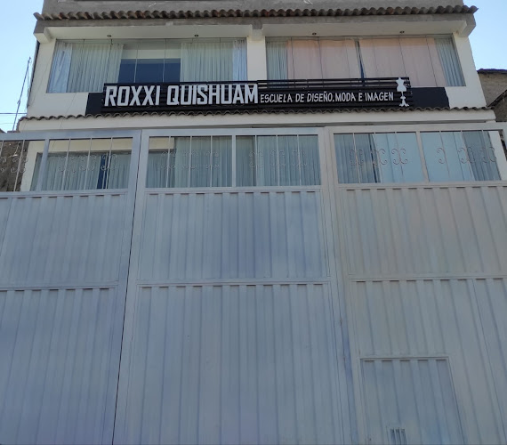 Roxxi Quishuam - Educación