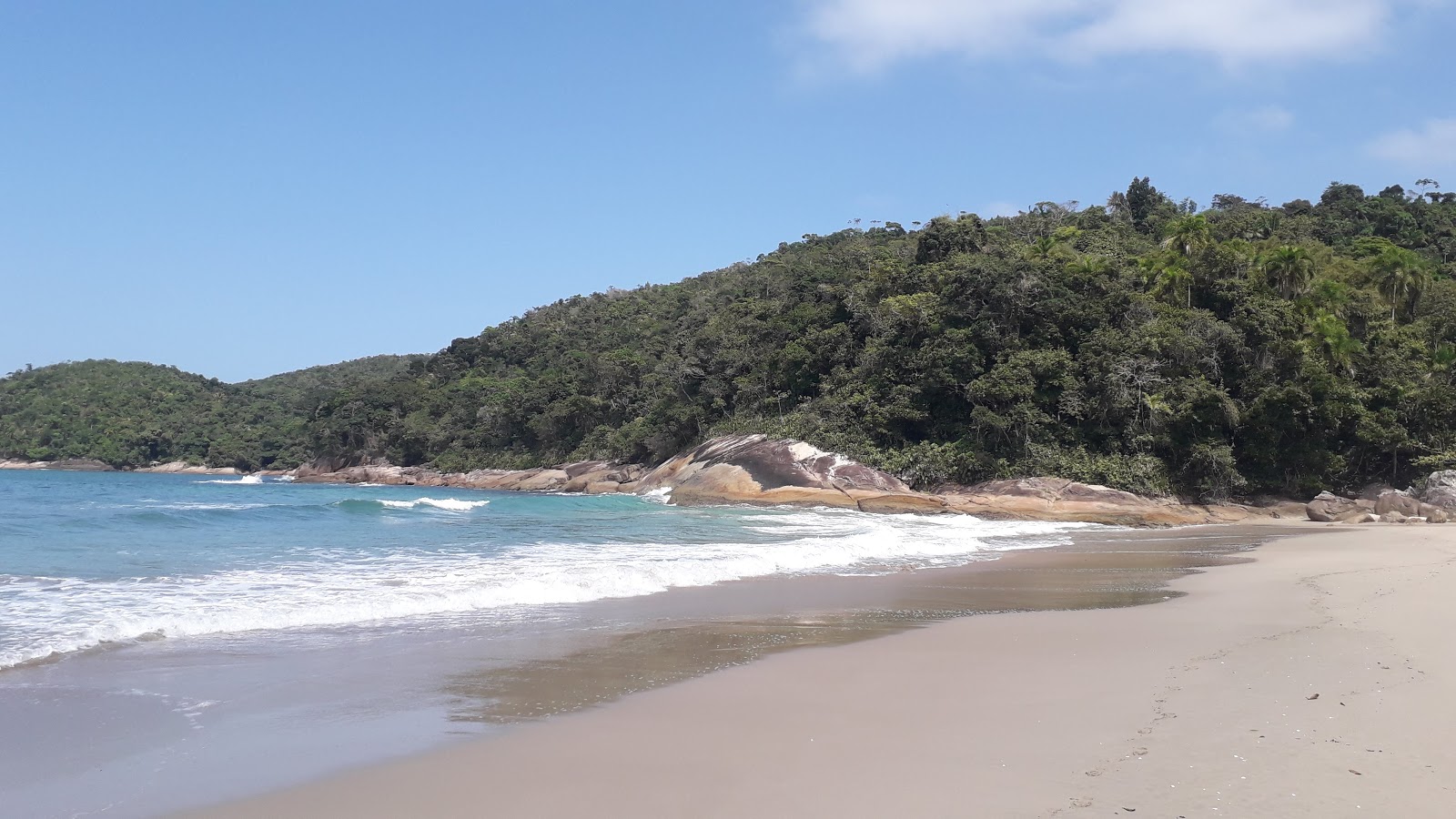 Foto de Praia das Conchas com alto nível de limpeza