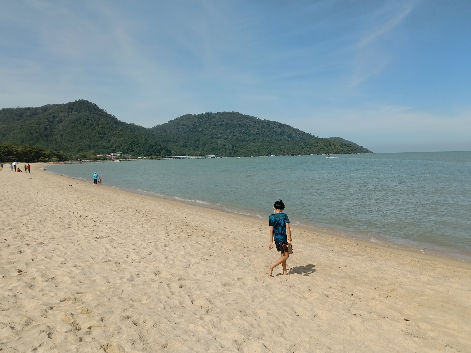 Teluk Bahang Beach'in fotoğrafı - rahatlamayı sevenler arasında popüler bir yer
