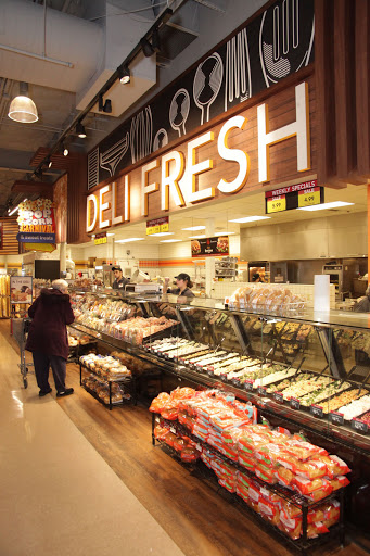 Grocery Store «Strack & VanTil Food Market», reviews and photos, 2168 W US Hwy 30, Valparaiso, IN 46385, USA