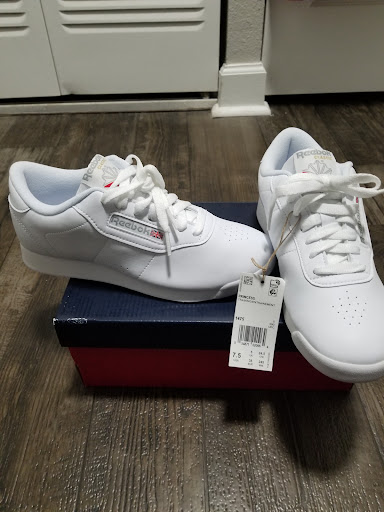 Sportswear Store «Reebok», reviews and photos, 5135 Factory Shops Blvd #970, Ellenton, FL 34222, USA