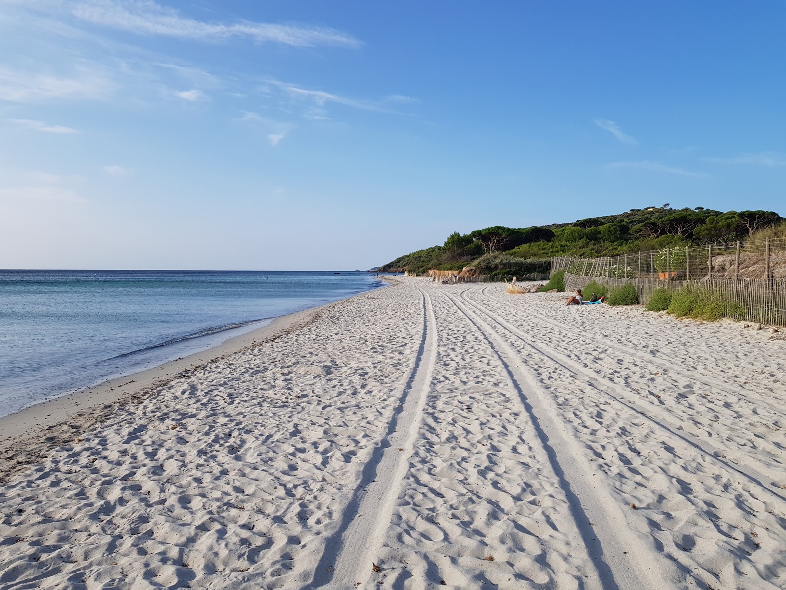 Zdjęcie Salins beach z powierzchnią jasny, drobny piasek