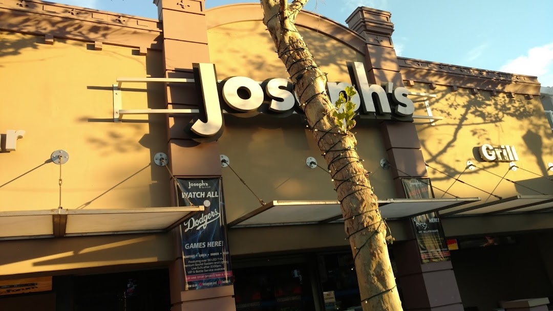 Josephs Bar & Grill