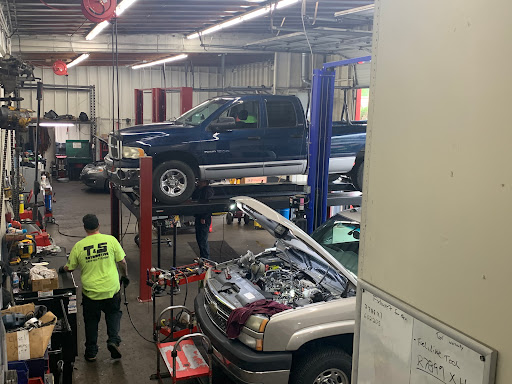 Auto Repair Shop «T&S Automotive and Exhaust», reviews and photos, 16669 SE McLoughlin Blvd, Milwaukie, OR 97267, USA