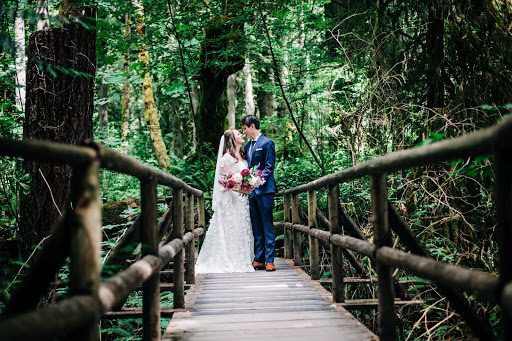 Bridal Shop «Tulip Bridal», reviews and photos, 1495 NW Gilman Blvd STE 12, Issaquah, WA 98027, USA