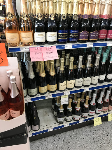 Liquor Store «Montgomery County Liquor & Wine - Cloverly», reviews and photos, 723 Cloverly St, Silver Spring, MD 20905, USA