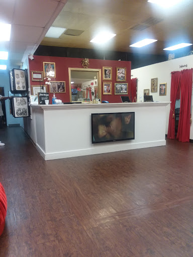 Tire Shop «Discount Tire Store - Hill Country Village, TX», reviews and photos, 15703 San Pedro Ave, Hill Country Village, TX 78232, USA