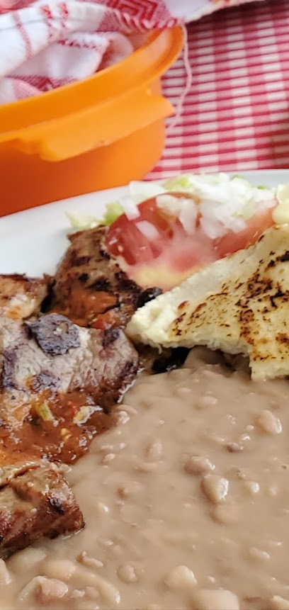 Blanquita & Alfredo comida casera - C. Madero 745, Los Sabinos, 59940 Cotija de la Paz, Mich., Mexico
