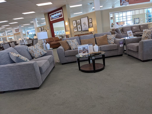 Furniture Store «Raymour & Flanigan Furniture and Mattress Store», reviews and photos, 895 E Gate Blvd, Garden City, NY 11530, USA