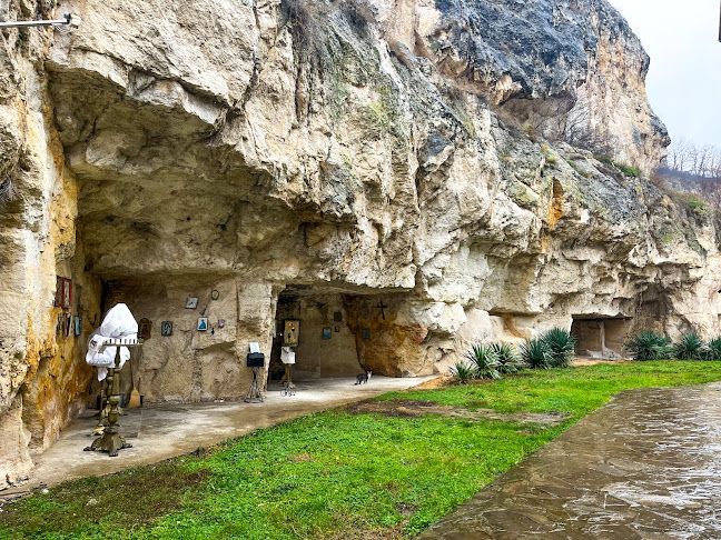 Скален манастир „Свети Димитър Басарбовски“, 7071 Басарбово