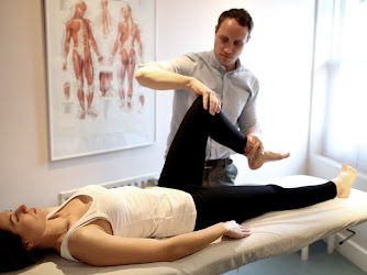 Dr Oliver Thomson PhD Osteopath