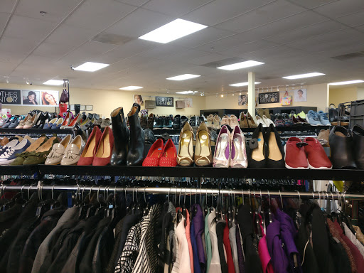 Used Clothing Store «Clothes Mentor», reviews and photos, 1369 Wilmington Pike, West Chester, PA 19382, USA
