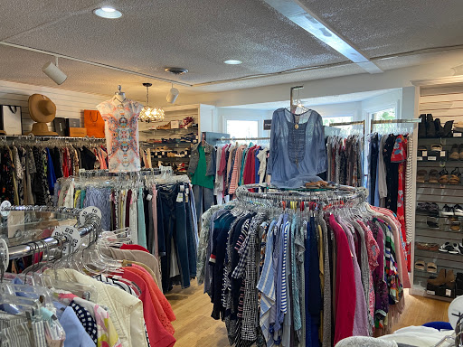 Consignment Shop «Mixed Nuts Boutique & Consignment», reviews and photos, 3415 Frederica Rd, Saint Simons Island, GA 31522, USA